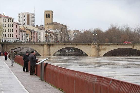 Tensa calma junto al Ebro