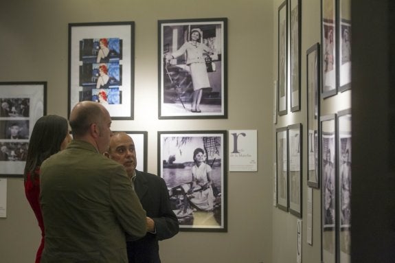 Román Jiménez y Pedro Usabiaga, en la exposición. :: Justo ROdríguez