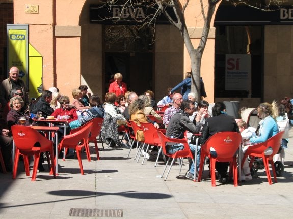 El buen tiempo favoreció el ambiente de la ruta de pinchos.