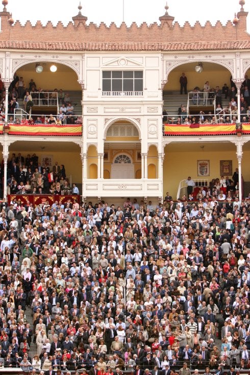 Público congregado en un tendido de Las Ventas, de Madrid. :: uctl