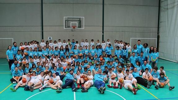 Una edición anterior del campus de baloncesto. 