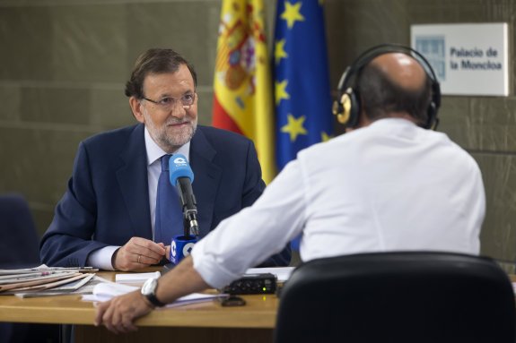 El presidente del Gobierno, Mariano Rajoy, durante la entrevista de ayer. :: Diego Crespo / efe