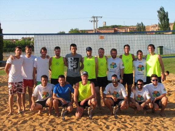 El 'Koma' gana el XI torneo de Voley Playa