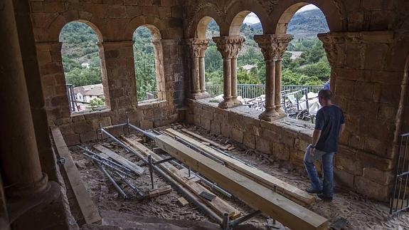 Labores de reparación de la ermita.