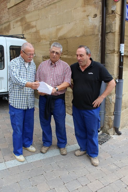 Domingo Miguel (centro) y José M.ª Rojas (derecha). :: D.M.A.
