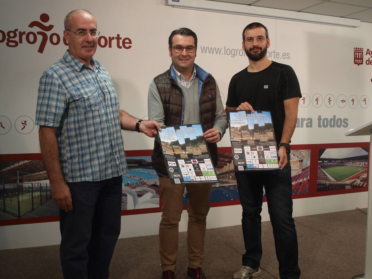 Juárez, Merino y Pérez en la presentación. 