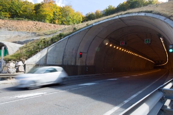 Imagen del túnel de Piqueras, siete años después de su entrada en servicio en el 2008. 