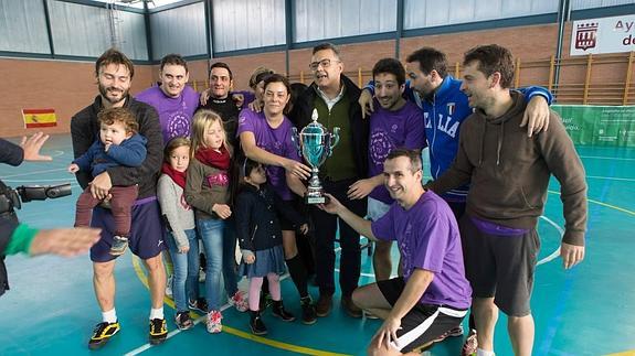 La Asociación de la Prensa gana el Torneo FEAFES-Arfes