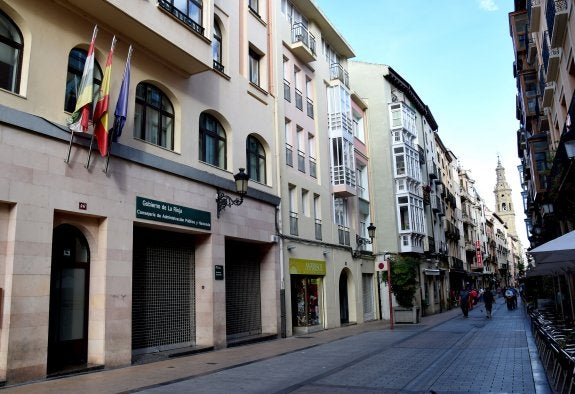 Sede de la Consejería de Hacienda en la calle Portales, de Logroño. 