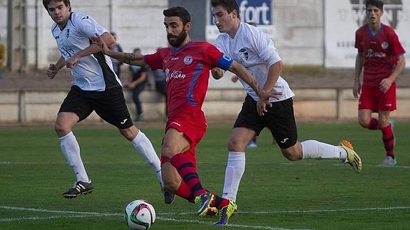 El Calahorra afianza su liderato