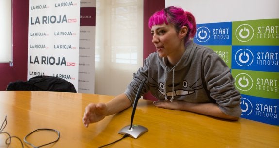 Beatriz Álvarez, joven emprendedora riojana, charló con los internautas de la web de Diario LA RIOJA. :: sonia tercero