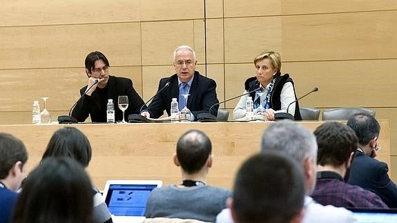 Ceniceros inaugura el congreso de nanotecnología. 