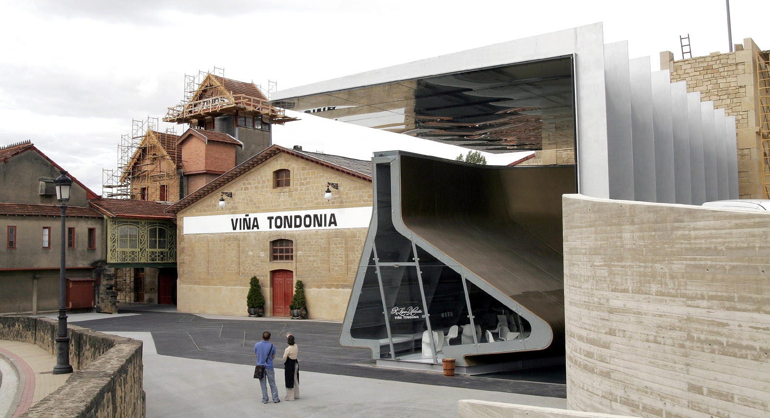 Fallece la arquitecta Zaha Hadid, la Pritzker que renovó López de Heredia