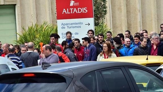 Los trabajadores de Altadis protestan ante las propuestas de la empresa