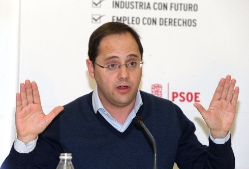 Luena dirigirá el comité electoral del PSOE, y Del Río formará parte del de Rajoy