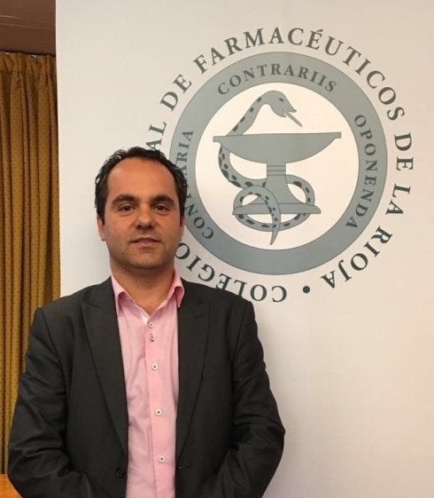 Mario Domínguez Rincón releva a Vázquez al frente del Colegio de Farmacéuticos