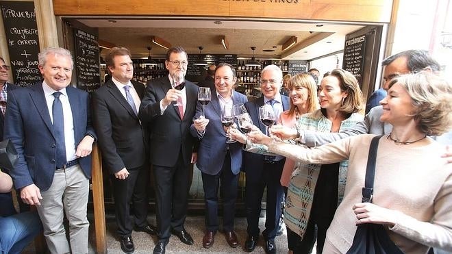 Vino, crujiente de careta y cúrcuma en la visita de Rajoy por La Laurel