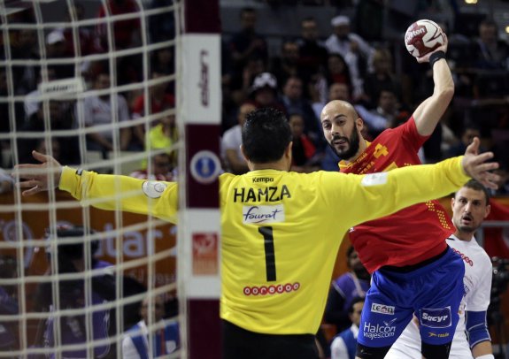 Albert Rocas marca un gol a Túnez en el último Mundial. :: reuters