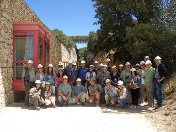 Grupo de Arnedo, con Eudald Carbonell, en la Trinchera de Atapuerca.