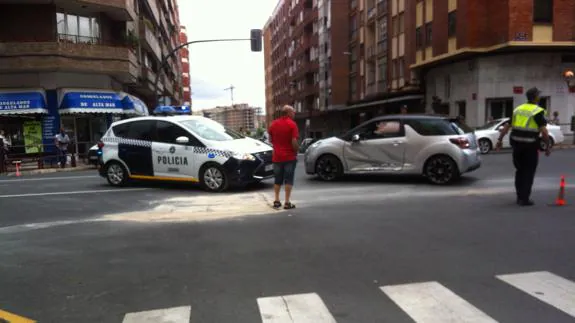 Colisión entre dos vehículos en Vara de Rey