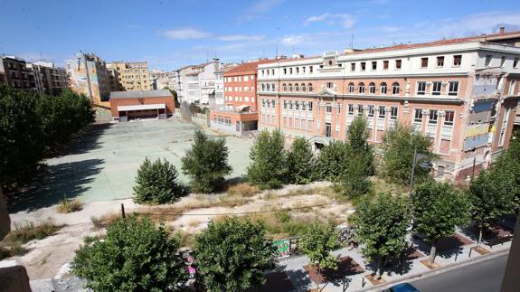 Panorámica de la situación actual de dejadez del terreno completo.