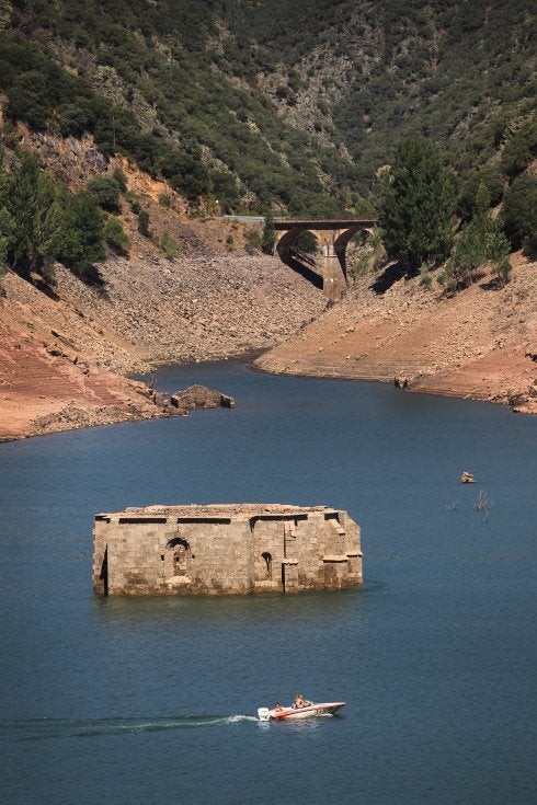 Imagen que presentaba a principios de semana el embalse riojano de Mansilla.