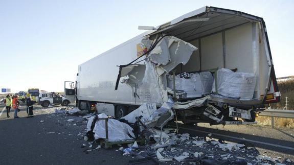 El camión implicado en el accidente circulaba a 18 km/h por una avería