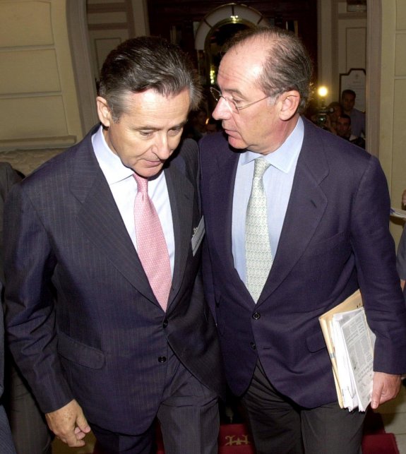 Miguel Blesa y Rodrigo Rato, cuando el primero presidía Caja Madrid y el segundo era ministro. :: efe
