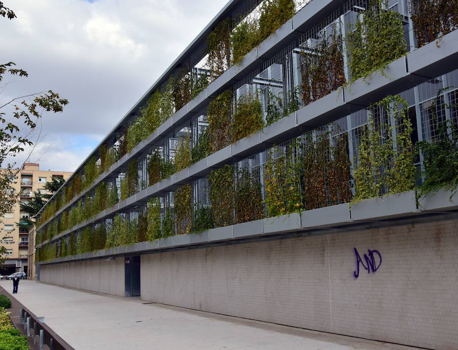 Fachada sur del Palacio de Justicia nuevo. 