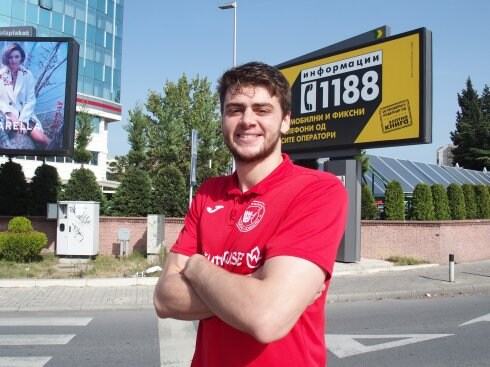 Haniel Langaro, ayer en las calles de Skopje. :: m.s.
