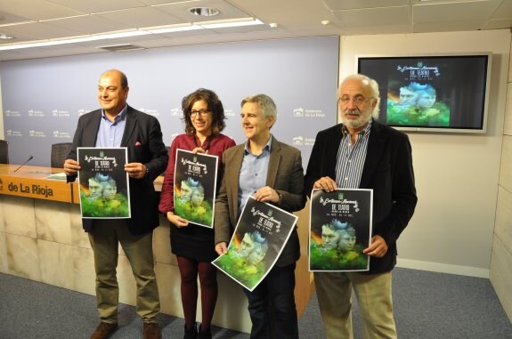 Lepoldo García, Laura Rivado, Eduardo Rodríguez Osés y Vicente Cuadrado en la presentación de la 19 edición del festival. :: c.v.