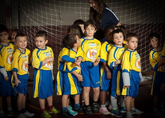 Un grupo de escolares del Calasancio, en una concentración del año pasado. :: Fernando díaz