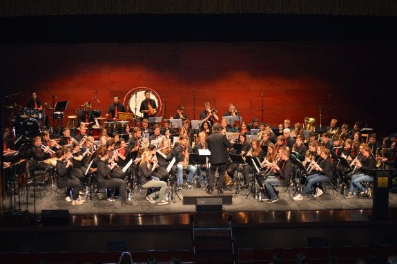 La Agrupación Musical ofrecerá su concierto de Navidad en el escenario del Cervantes. ::