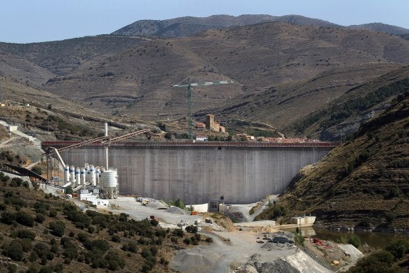 Aspecto que presentaba la presa de Enciso el pasado mes de septiembre. :: 