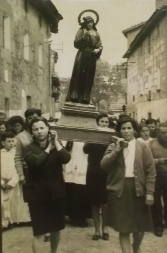 Procesión  de Santa Rita en Azofra  en 1960