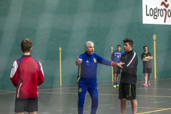 JOSÉ VENANCIO DIRIGE LA JORNADA DE FÚTBOL SALA