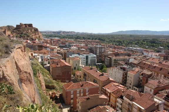 Arnedo va a reforzar la malla existente y se va trabajar en los tramos de la peña sin protección. :: 