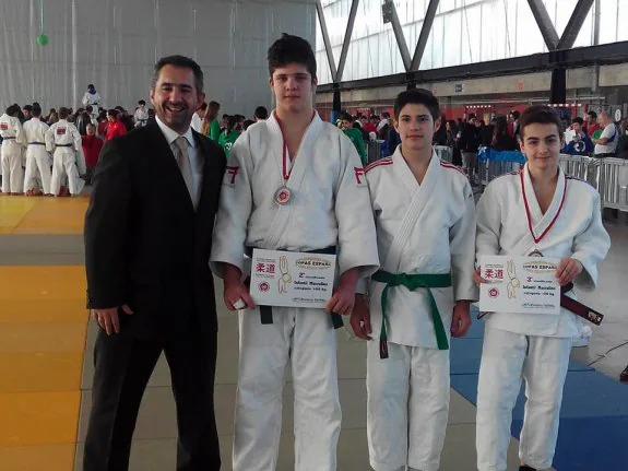 Participantes del Rioja Ryu en Tortosa. :: l.r.