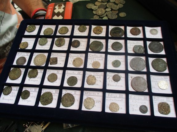 Algunas de las monedas incautadas en la operación Pandora. :: R. C.