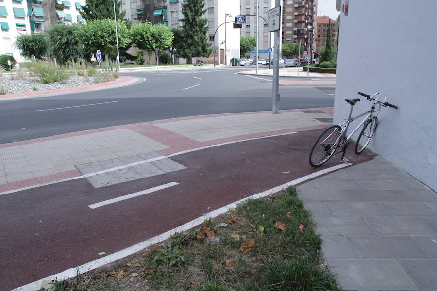 Etapa final de un carril bici en Logroño. 