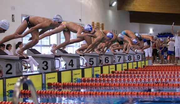 Inicio de una de las pruebas masculinas disputadas en una jornada anterior. :: Fernando Díaz