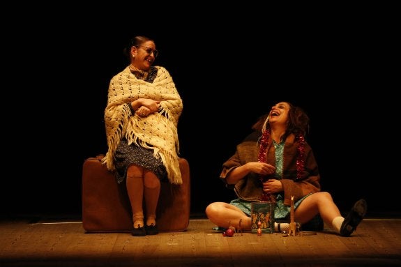 Alicia Rodríguez y Belén Ponce de León, en una escena. :: j.c.r.