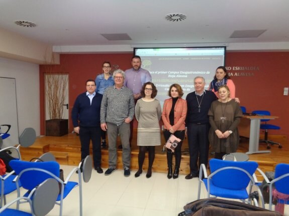 Imagen de la presentación de 'Añada Conocimiento'. :: 