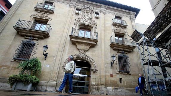 Fachada del Museo de La Rioja. 