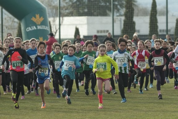 Salida de una de las pruebas escolares celebradas esta temporada. :: Fernando Díaz
