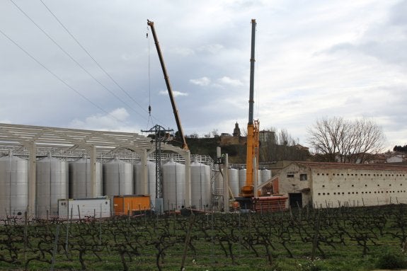 En Haro, las bodegas crecen