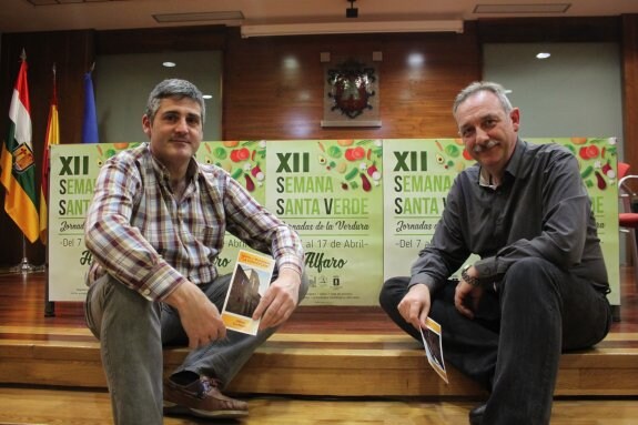 Los concejales de Deportes, Juventud y Festejos, José Luis Segura, y de Cultura y Turismo, Jesús Pérez-Ligero, ayer en la presentación. :: 