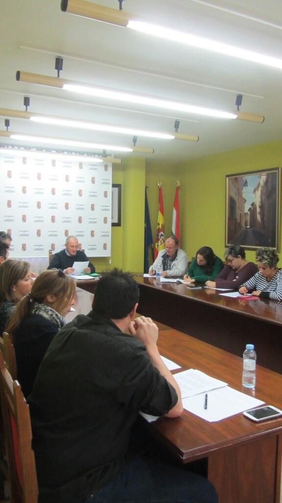 Concejales de PP, PR+, PSOE e IU, en un momento del pleno celebrado ayer. :: p.h.