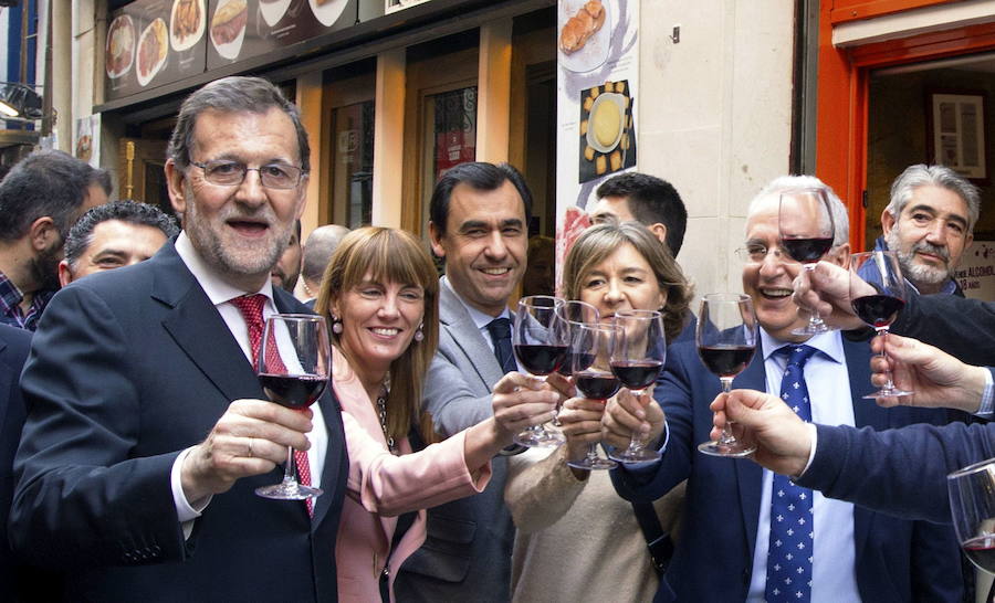 Brindis de Rajoy con González, Martínez y Ceniceros. 