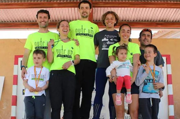 Podio masculino y femenino del Cross Nutrium celebrado ayer en Lagunilla. ::